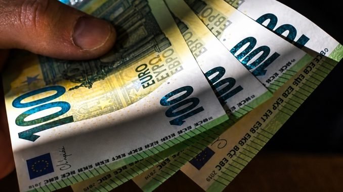 La grúa de vapor llega para 4 personajes: aquí está quién recibirá el dinero antes del 23 de mayo