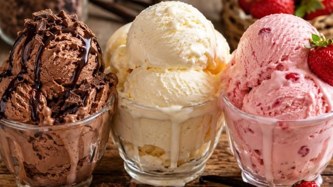 UNA MEZCLA – TRES HELADOS: ¡chocolate, vainilla y fresa!