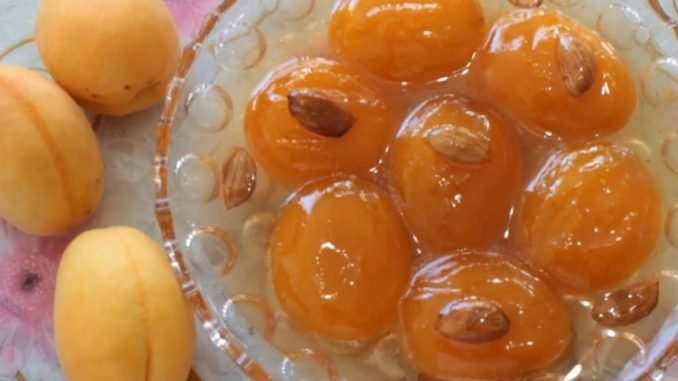 **RECETA TRADICIONAL DE DULCE DE ALBARICOQUE CASERO CON NÚCLEO DE SEMILLAS** – sale claro como un ámbar