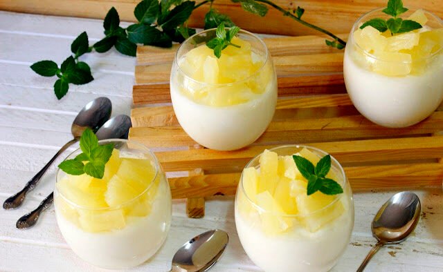 Mousse de piña en vasito